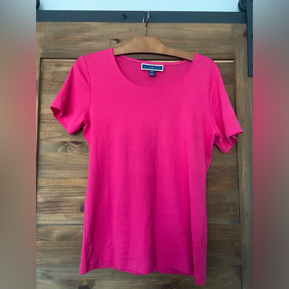 Karen Scott tshirt size small pink